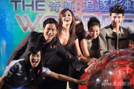 高聖遠新片對戲意大利性感女星古欣娜塔